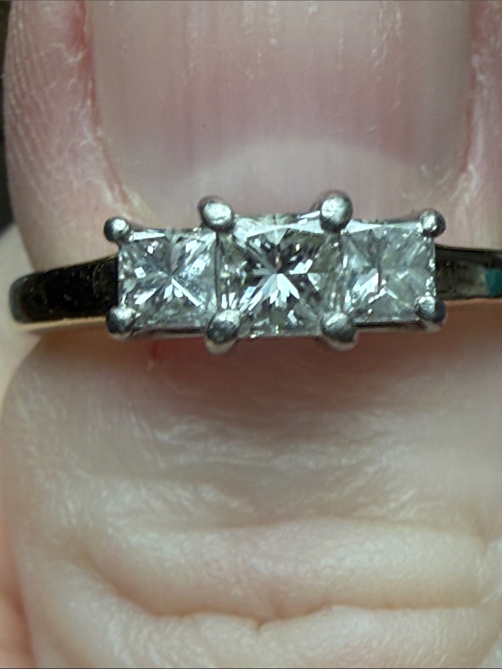DIAMOND 3 stone 14k gold ring STUNNING size 5 3/4. Retail $1200 100% authentic - Picture 13 of 15